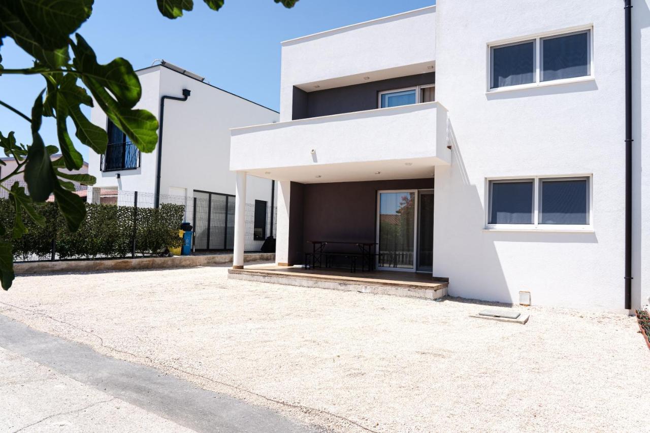 Station 22 - Brand New Apartment With A Terrace And Private Parking Vir Esterno foto