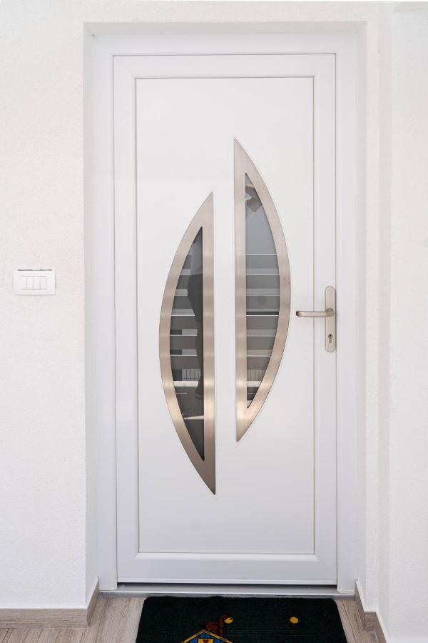 Station 22 - Brand New Apartment With A Terrace And Private Parking Vir Esterno foto