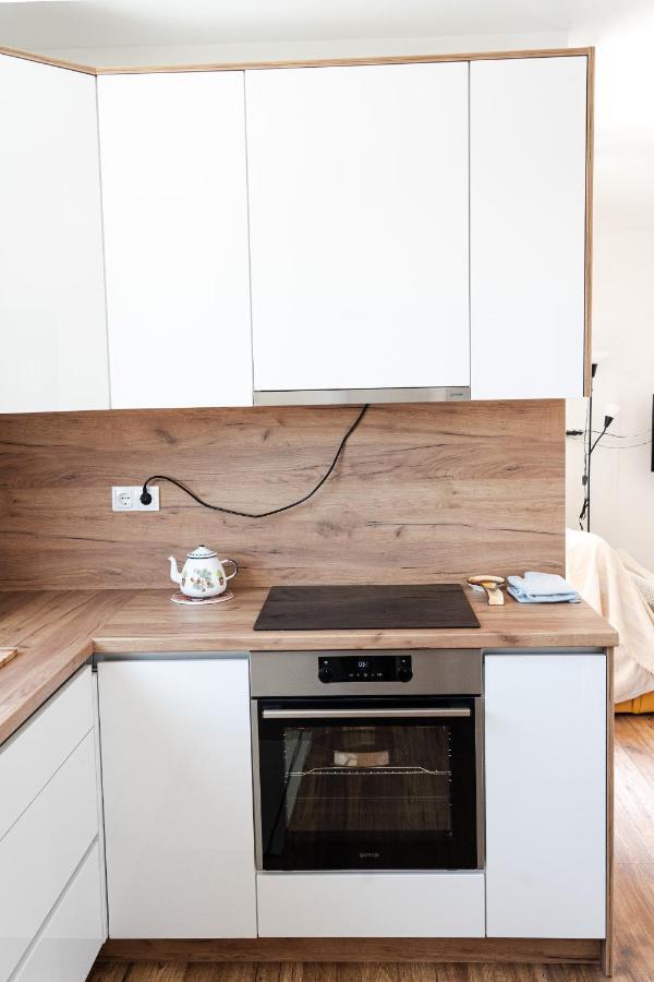 Station 22 - Brand New Apartment With A Terrace And Private Parking Vir Esterno foto