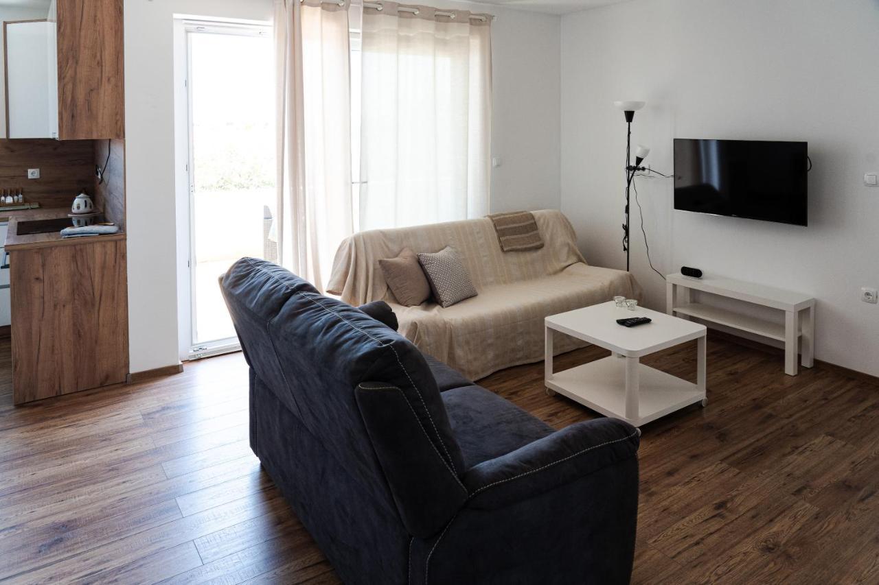 Station 22 - Brand New Apartment With A Terrace And Private Parking Vir Esterno foto