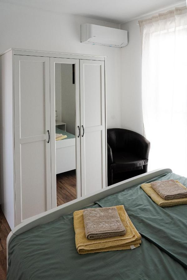 Station 22 - Brand New Apartment With A Terrace And Private Parking Vir Esterno foto