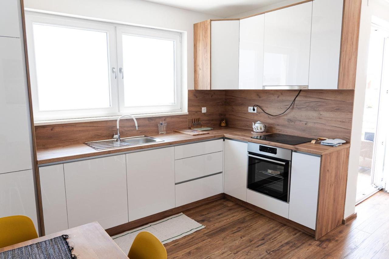 Station 22 - Brand New Apartment With A Terrace And Private Parking Vir Esterno foto