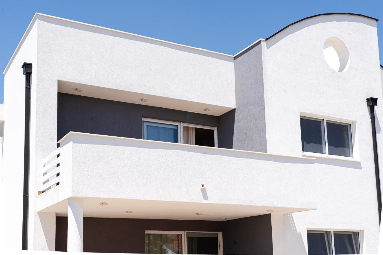 Station 22 - Brand New Apartment With A Terrace And Private Parking Vir Esterno foto