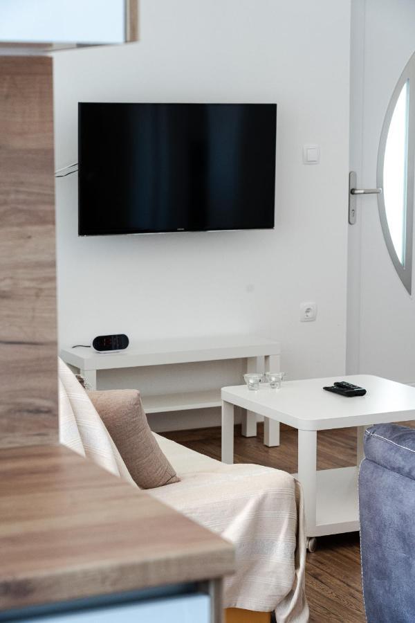Station 22 - Brand New Apartment With A Terrace And Private Parking Vir Esterno foto